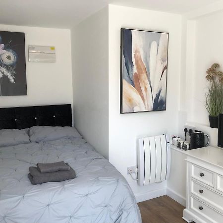 Lovely Modern Decorated 1 Bed Studio Newport  Esterno foto