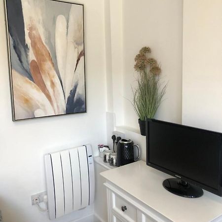 Lovely Modern Decorated 1 Bed Studio Newport  Esterno foto