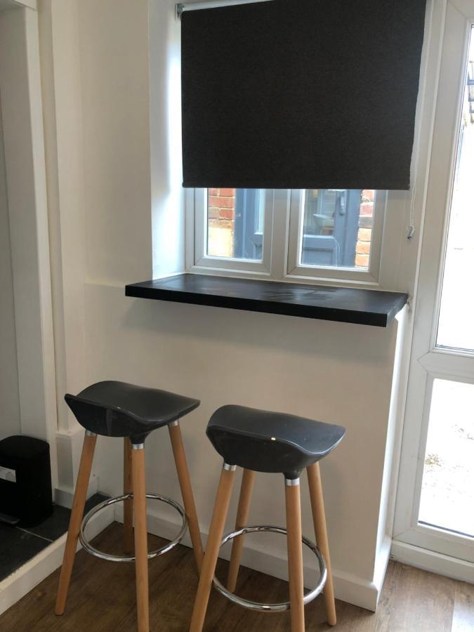Lovely Modern Decorated 1 Bed Studio Newport  Esterno foto