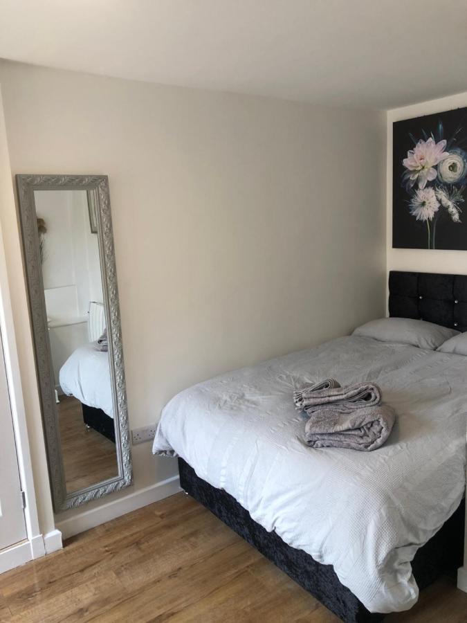 Lovely Modern Decorated 1 Bed Studio Newport  Esterno foto