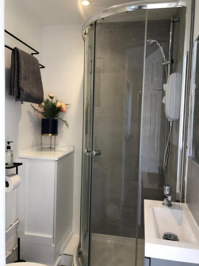 Lovely Modern Decorated 1 Bed Studio Newport  Esterno foto